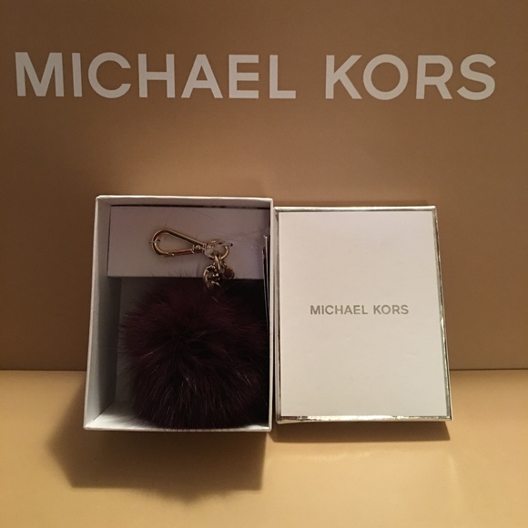 NWT - MICHAEL KORS PLUM FOX FUR POM KEY FOB - Picture 1 of 6